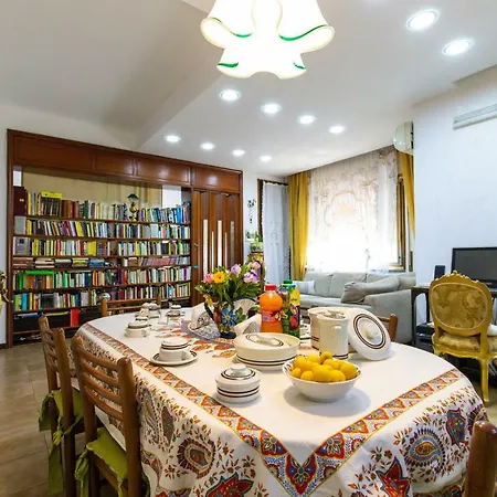Bed & Breakfast Donna Melina Naples