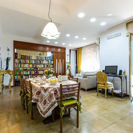 Donna Melina Bed & Breakfast Naples